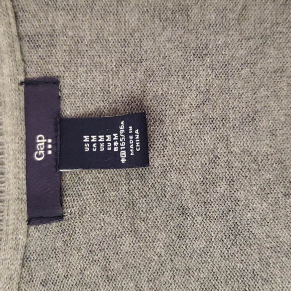 2 GAP Cardigans - Picture 4 of 6